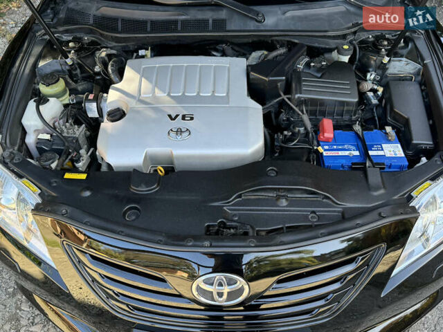 Черный Тойота Камри, объемом двигателя 3.5 л и пробегом 272 тыс. км за 10999 $, фото 14 на Automoto.ua