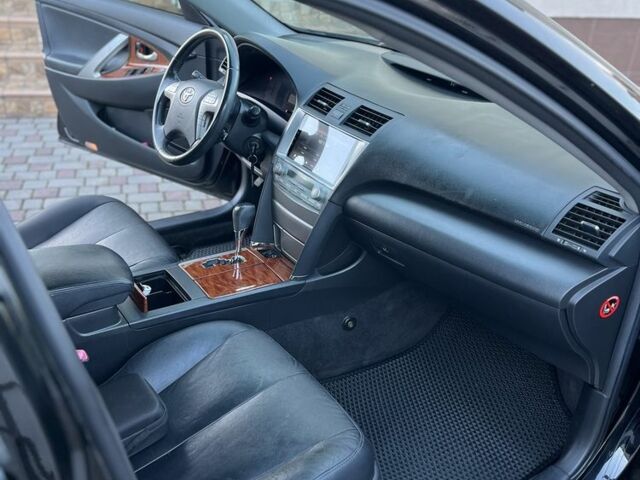 Черный Тойота Камри, объемом двигателя 2.4 л и пробегом 280 тыс. км за 8900 $, фото 11 на Automoto.ua