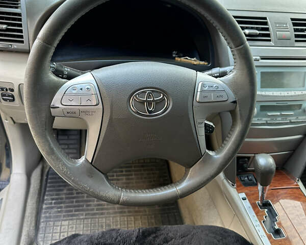 Чорний Тойота Камрі, об'ємом двигуна 2.36 л та пробігом 340 тис. км за 10500 $, фото 3 на Automoto.ua