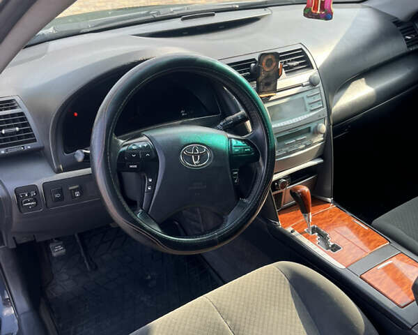 Черный Тойота Камри, объемом двигателя 2.36 л и пробегом 260 тыс. км за 7800 $, фото 7 на Automoto.ua