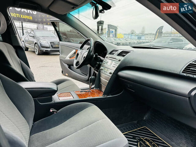 Чорний Тойота Камрі, об'ємом двигуна 2.36 л та пробігом 151 тис. км за 8800 $, фото 21 на Automoto.ua