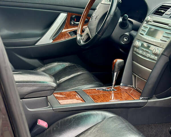 Черный Тойота Камри, объемом двигателя 3.5 л и пробегом 315 тыс. км за 8500 $, фото 11 на Automoto.ua