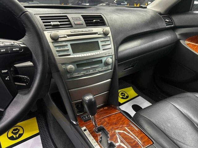 Черный Тойота Камри, объемом двигателя 2.4 л и пробегом 290 тыс. км за 8000 $, фото 22 на Automoto.ua