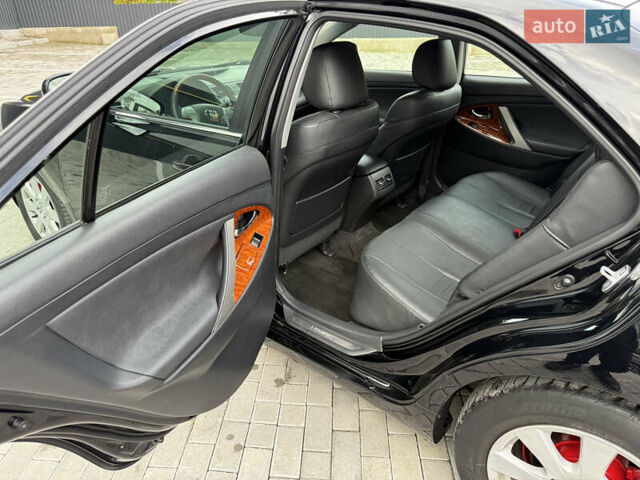 Черный Тойота Камри, объемом двигателя 3.5 л и пробегом 246 тыс. км за 11000 $, фото 38 на Automoto.ua