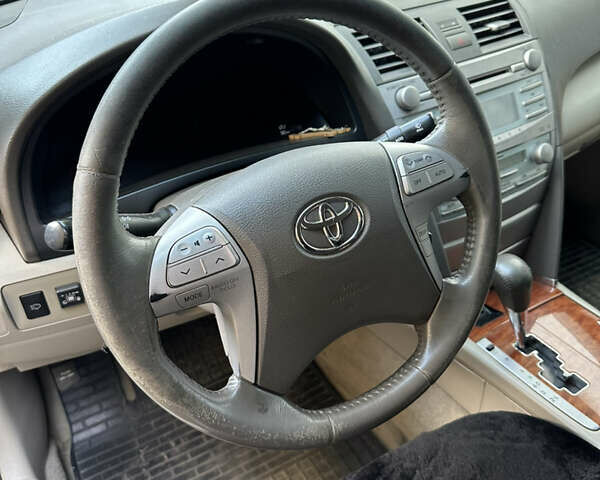 Чорний Тойота Камрі, об'ємом двигуна 2.36 л та пробігом 340 тис. км за 10500 $, фото 11 на Automoto.ua