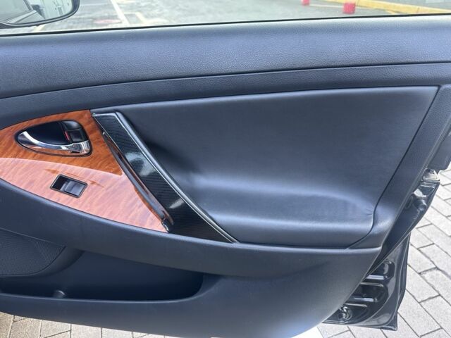 Черный Тойота Камри, объемом двигателя 2.4 л и пробегом 220 тыс. км за 8900 $, фото 6 на Automoto.ua
