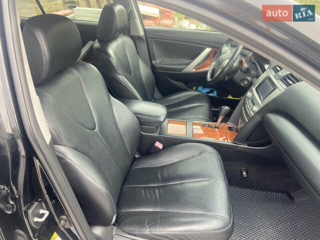 Чорний Тойота Камрі, об'ємом двигуна 2.36 л та пробігом 228 тис. км за 8200 $, фото 17 на Automoto.ua