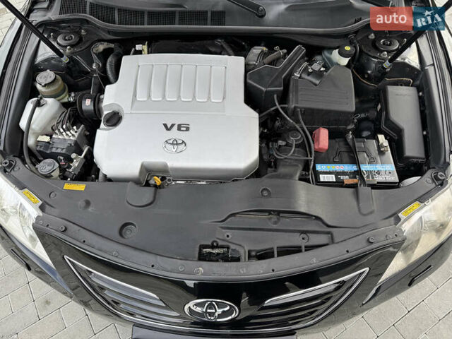 Черный Тойота Камри, объемом двигателя 3.5 л и пробегом 246 тыс. км за 11000 $, фото 56 на Automoto.ua