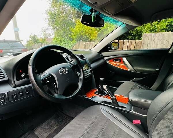 Чорний Тойота Камрі, об'ємом двигуна 2.36 л та пробігом 157 тис. км за 8500 $, фото 7 на Automoto.ua