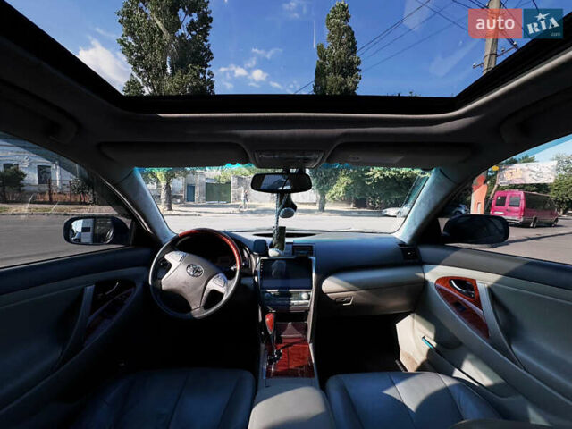 Чорний Тойота Камрі, об'ємом двигуна 3.46 л та пробігом 205 тис. км за 10000 $, фото 7 на Automoto.ua