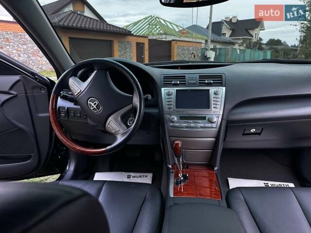 Черный Тойота Камри, объемом двигателя 3.5 л и пробегом 70 тыс. км за 17000 $, фото 4 на Automoto.ua