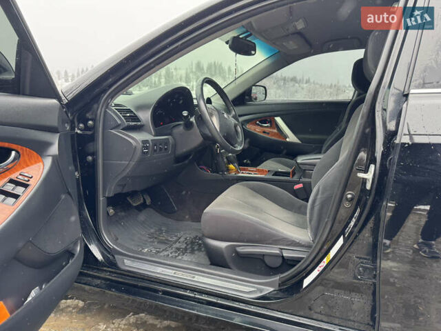 Чорний Тойота Камрі, об'ємом двигуна 2.4 л та пробігом 260 тис. км за 10500 $, фото 9 на Automoto.ua