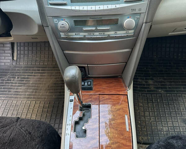 Чорний Тойота Камрі, об'ємом двигуна 2.36 л та пробігом 340 тис. км за 10500 $, фото 8 на Automoto.ua