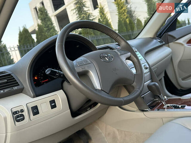 Черный Тойота Камри, объемом двигателя 2.4 л и пробегом 134 тыс. км за 11900 $, фото 81 на Automoto.ua