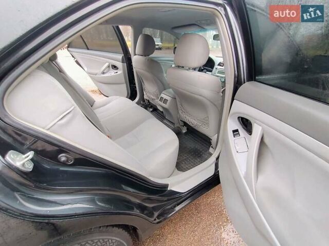 Черный Тойота Камри, объемом двигателя 2.4 л и пробегом 367 тыс. км за 7900 $, фото 7 на Automoto.ua