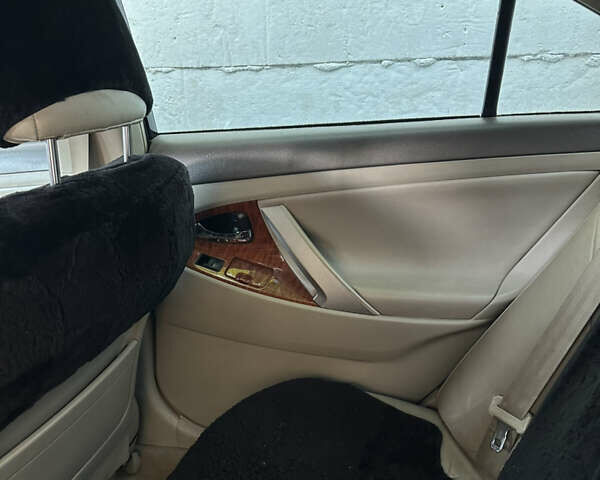 Чорний Тойота Камрі, об'ємом двигуна 2.36 л та пробігом 340 тис. км за 10500 $, фото 6 на Automoto.ua