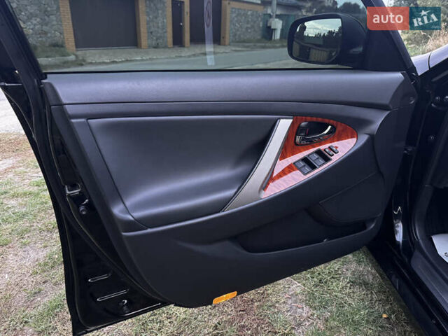Черный Тойота Камри, объемом двигателя 3.5 л и пробегом 70 тыс. км за 17000 $, фото 11 на Automoto.ua
