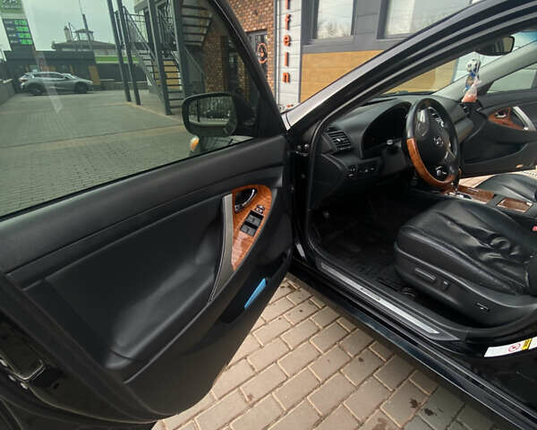 Черный Тойота Камри, объемом двигателя 3.5 л и пробегом 294 тыс. км за 9900 $, фото 10 на Automoto.ua