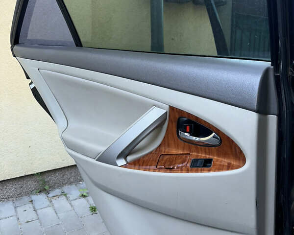 Чорний Тойота Камрі, об'ємом двигуна 2.36 л та пробігом 340 тис. км за 10500 $, фото 18 на Automoto.ua