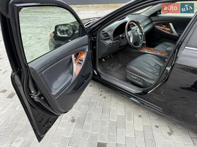 Черный Тойота Камри, объемом двигателя 3.5 л и пробегом 246 тыс. км за 11000 $, фото 31 на Automoto.ua