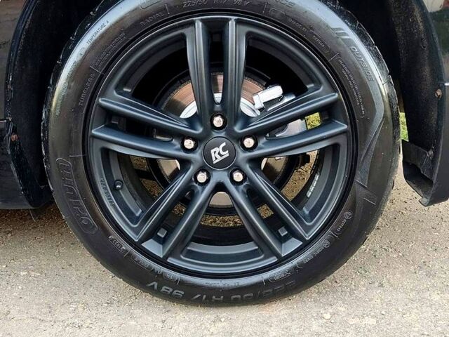 Чорний Тойота Камрі, об'ємом двигуна 2.4 л та пробігом 235 тис. км за 8700 $, фото 7 на Automoto.ua