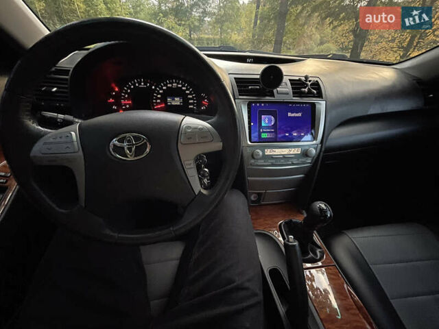Черный Тойота Камри, объемом двигателя 2.36 л и пробегом 164 тыс. км за 8900 $, фото 22 на Automoto.ua