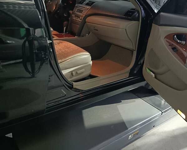 Черный Тойота Камри, объемом двигателя 3.46 л и пробегом 320 тыс. км за 8300 $, фото 12 на Automoto.ua