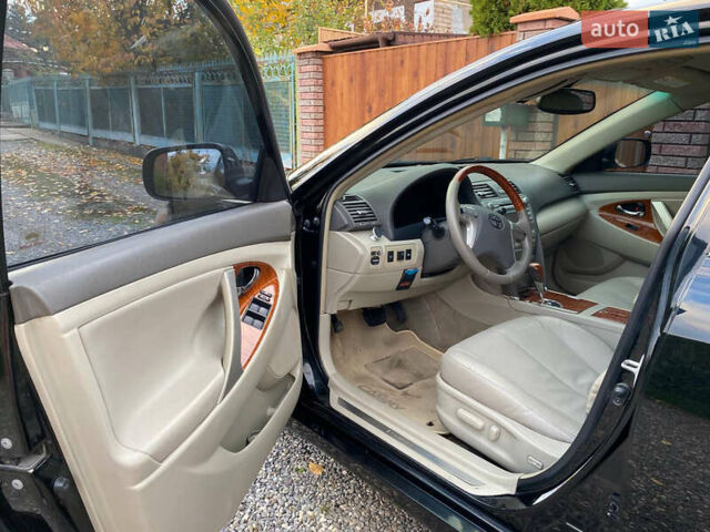 Черный Тойота Камри, объемом двигателя 3.46 л и пробегом 280 тыс. км за 8999 $, фото 9 на Automoto.ua