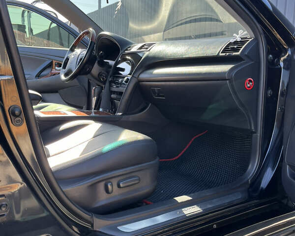 Черный Тойота Камри, объемом двигателя 3.5 л и пробегом 377 тыс. км за 10200 $, фото 59 на Automoto.ua