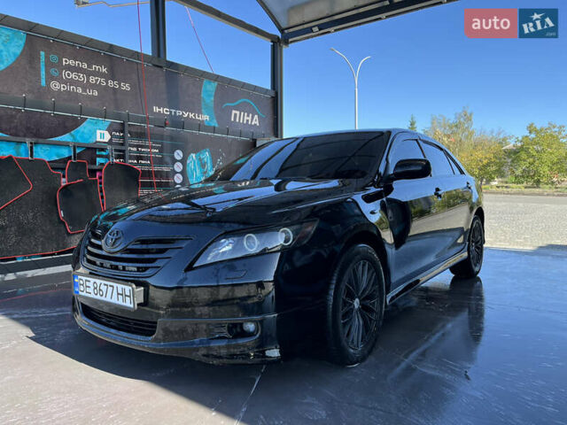 Черный Тойота Камри, объемом двигателя 3.5 л и пробегом 377 тыс. км за 10200 $, фото 1 на Automoto.ua