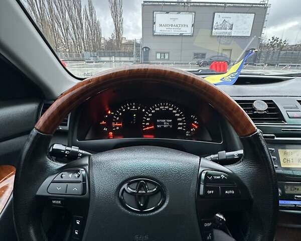 Черный Тойота Камри, объемом двигателя 3.46 л и пробегом 390 тыс. км за 11700 $, фото 9 на Automoto.ua