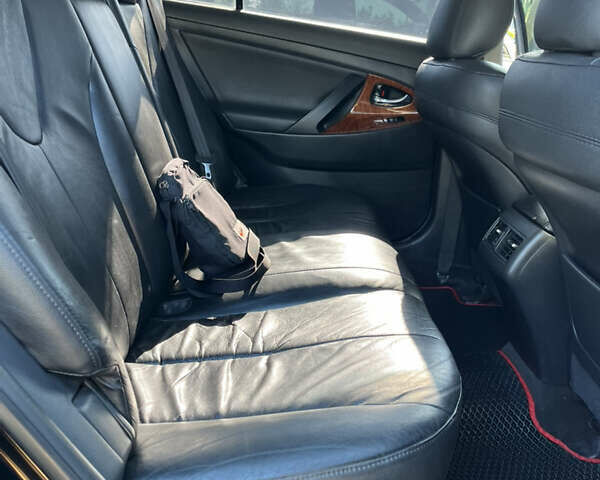 Черный Тойота Камри, объемом двигателя 3.5 л и пробегом 377 тыс. км за 10200 $, фото 24 на Automoto.ua