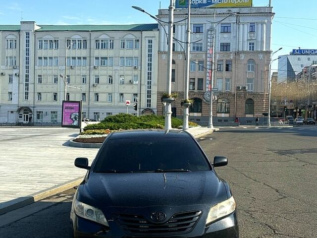 Черный Тойота Камри, объемом двигателя 2.4 л и пробегом 330 тыс. км за 8500 $, фото 4 на Automoto.ua