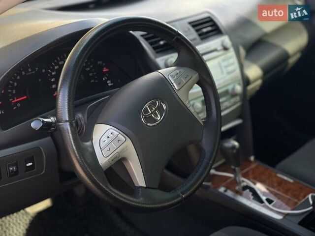 Черный Тойота Камри, объемом двигателя 2.4 л и пробегом 244 тыс. км за 8700 $, фото 12 на Automoto.ua