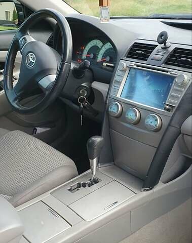 Черный Тойота Камри, объемом двигателя 2.4 л и пробегом 167 тыс. км за 8200 $, фото 3 на Automoto.ua