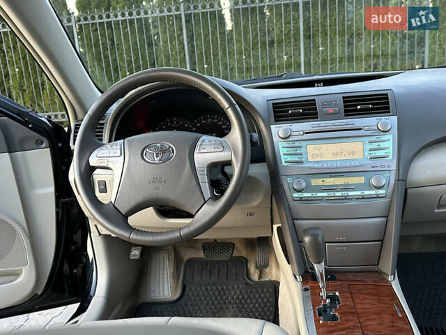 Черный Тойота Камри, объемом двигателя 2.4 л и пробегом 134 тыс. км за 11900 $, фото 78 на Automoto.ua