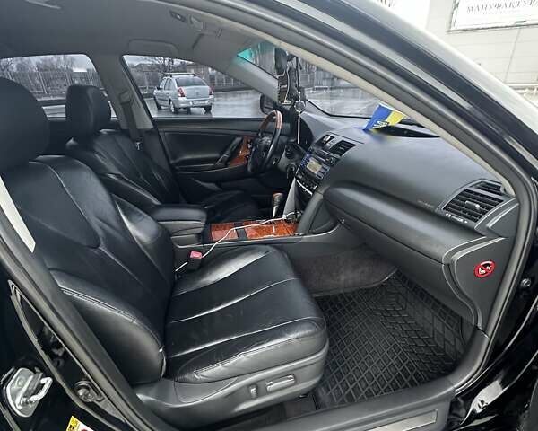 Черный Тойота Камри, объемом двигателя 3.46 л и пробегом 390 тыс. км за 11700 $, фото 20 на Automoto.ua