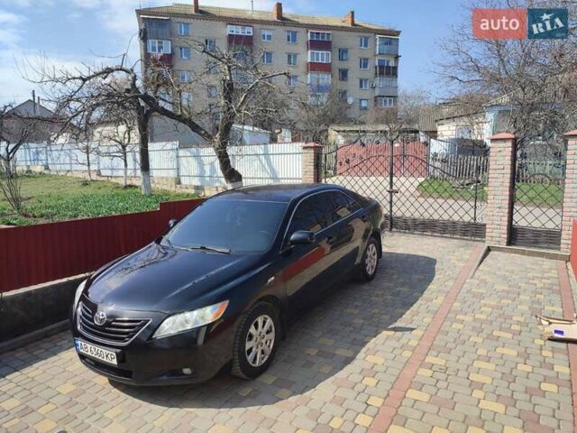 Чорний Тойота Камрі, об'ємом двигуна 2.4 л та пробігом 360 тис. км за 8300 $, фото 2 на Automoto.ua
