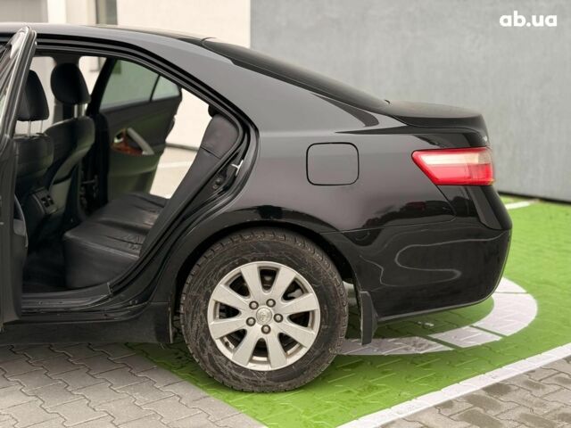 Чорний Тойота Камрі, об'ємом двигуна 2.4 л та пробігом 224 тис. км за 7990 $, фото 23 на Automoto.ua