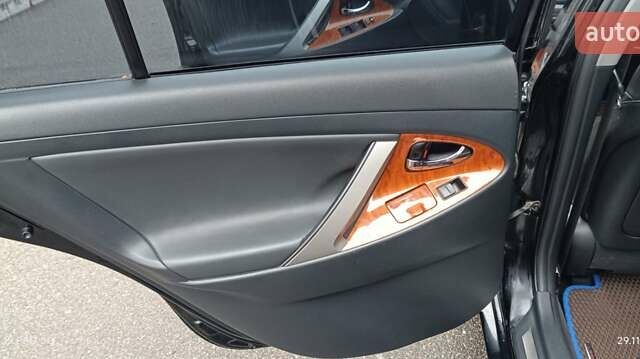 Черный Тойота Камри, объемом двигателя 2.4 л и пробегом 310 тыс. км за 7700 $, фото 17 на Automoto.ua