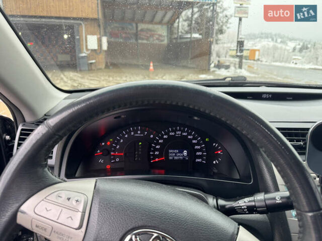 Чорний Тойота Камрі, об'ємом двигуна 2.4 л та пробігом 260 тис. км за 10500 $, фото 11 на Automoto.ua