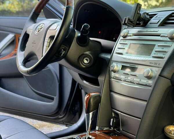 Чорний Тойота Камрі, об'ємом двигуна 3.46 л та пробігом 225 тис. км за 10300 $, фото 34 на Automoto.ua