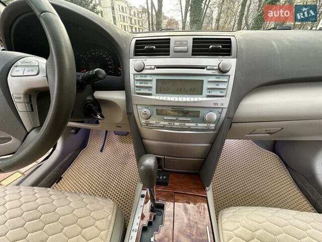 Черный Тойота Камри, объемом двигателя 2.36 л и пробегом 180 тыс. км за 8900 $, фото 33 на Automoto.ua