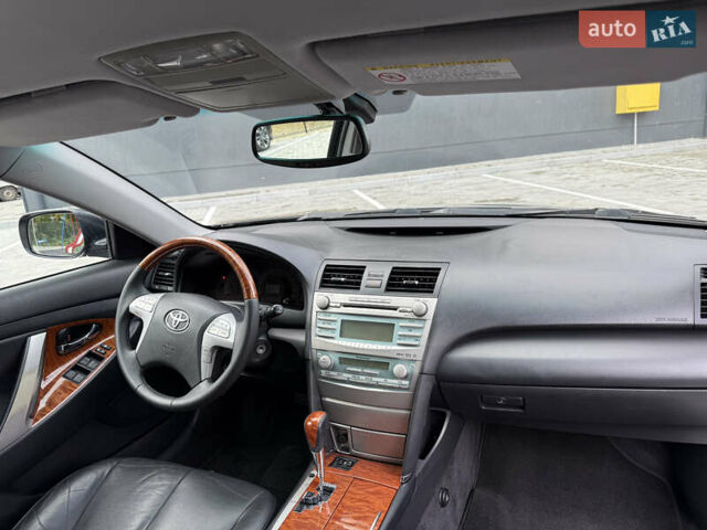 Черный Тойота Камри, объемом двигателя 3.5 л и пробегом 246 тыс. км за 11000 $, фото 45 на Automoto.ua