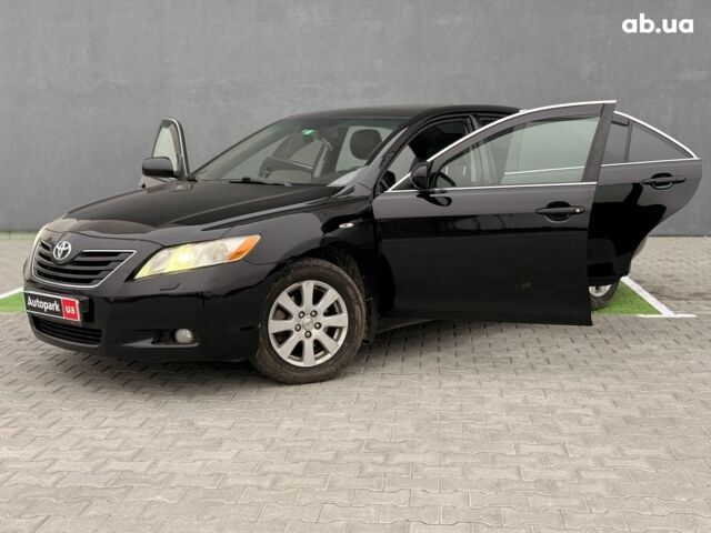 Чорний Тойота Камрі, об'ємом двигуна 2.4 л та пробігом 224 тис. км за 7990 $, фото 21 на Automoto.ua