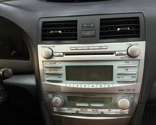 Черный Тойота Камри, объемом двигателя 2.36 л и пробегом 197 тыс. км за 9500 $, фото 16 на Automoto.ua