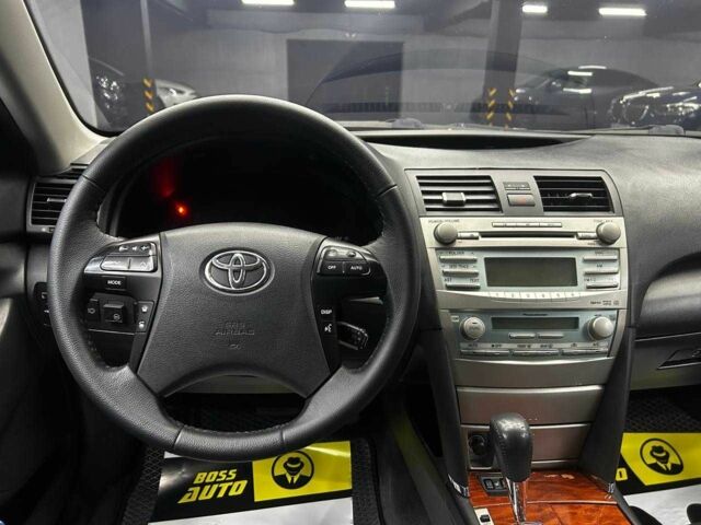 Черный Тойота Камри, объемом двигателя 2.4 л и пробегом 290 тыс. км за 8000 $, фото 16 на Automoto.ua