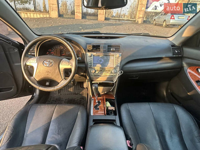 Черный Тойота Камри, объемом двигателя 2.4 л и пробегом 263 тыс. км за 8500 $, фото 4 на Automoto.ua