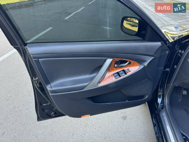 Черный Тойота Камри, объемом двигателя 3.5 л и пробегом 272 тыс. км за 10999 $, фото 12 на Automoto.ua
