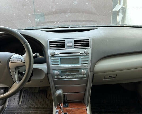 Чорний Тойота Камрі, об'ємом двигуна 2.36 л та пробігом 340 тис. км за 10500 $, фото 7 на Automoto.ua